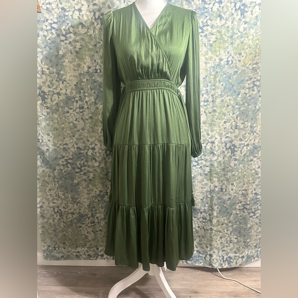 T Tahari Tiered Midi Dress SP